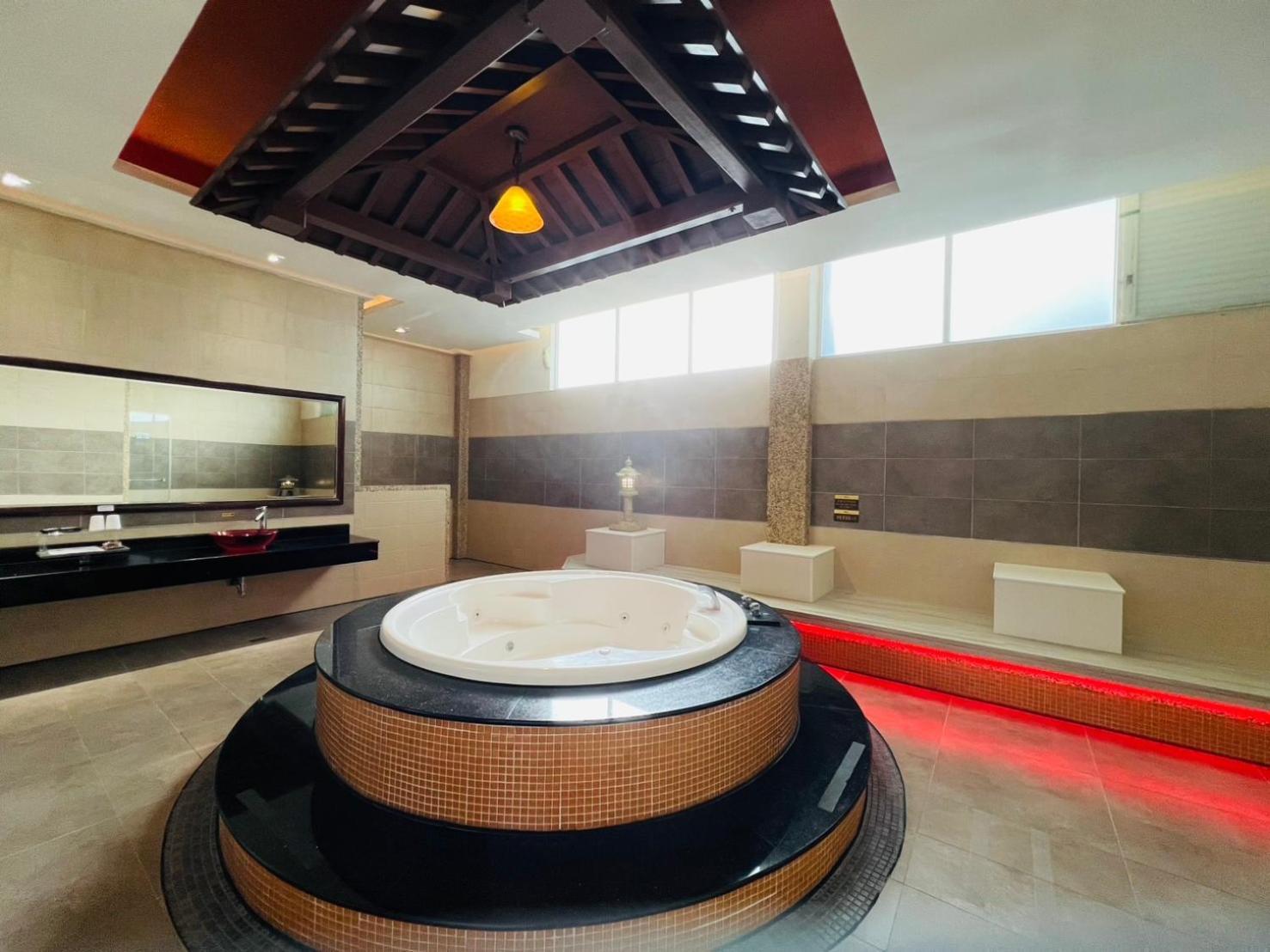 Wei Feng Exquisite Motel Pintung Branch Pingtung Ngoại thất bức ảnh